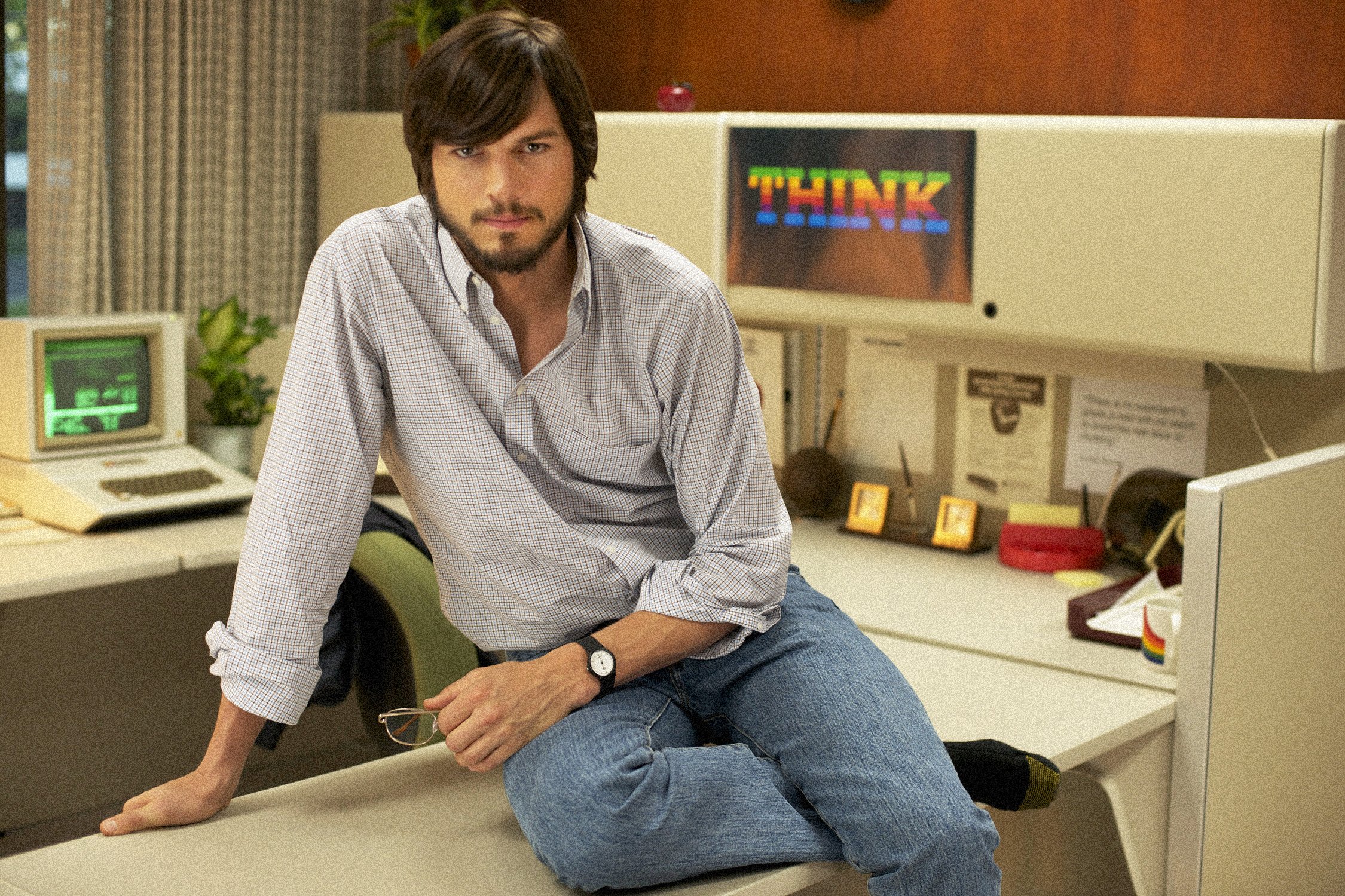 Movie Trailer: Ashton Kutcher is Steve Jobs in Jobs