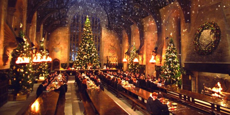 Top 10: Christmas Scenes in Non-Christmas Movies