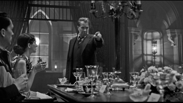 Movie Review: David Fincher Shows Off a New Style With ‘Mank’