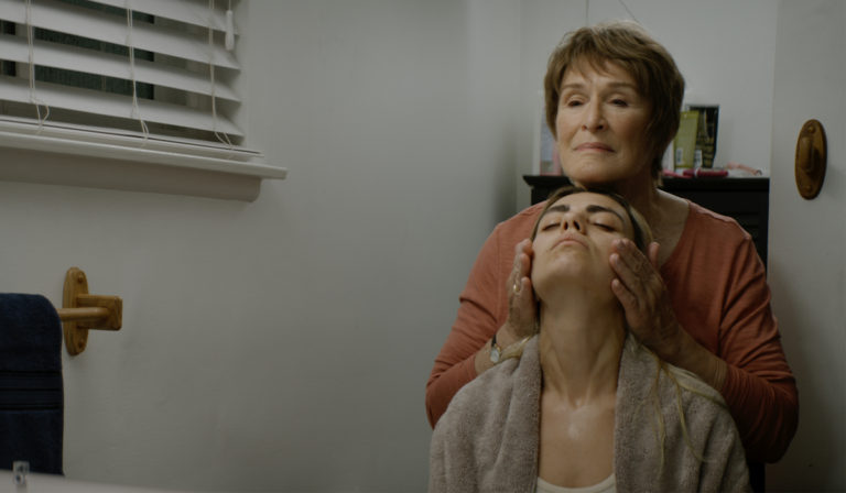 Movie Review: “Four Good Days” Presents Insights on Addiction Under a Conventional Façade