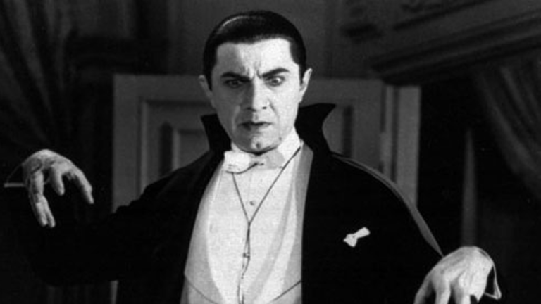 Classic Review: ‘Dracula’ Remains Chillingly Beautiful