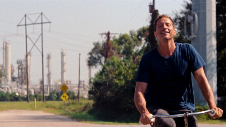 Movie Review (Middleburg Film Festival): ‘Red Rocket’ is a Hilarious, Sharp Effort by the great Sean Baker