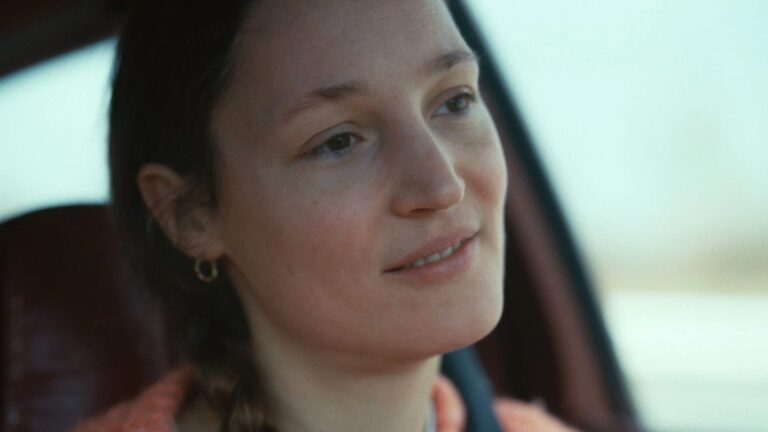 Movie Review: ‘Hold Me Tight’, Where Nothing is as it Seems