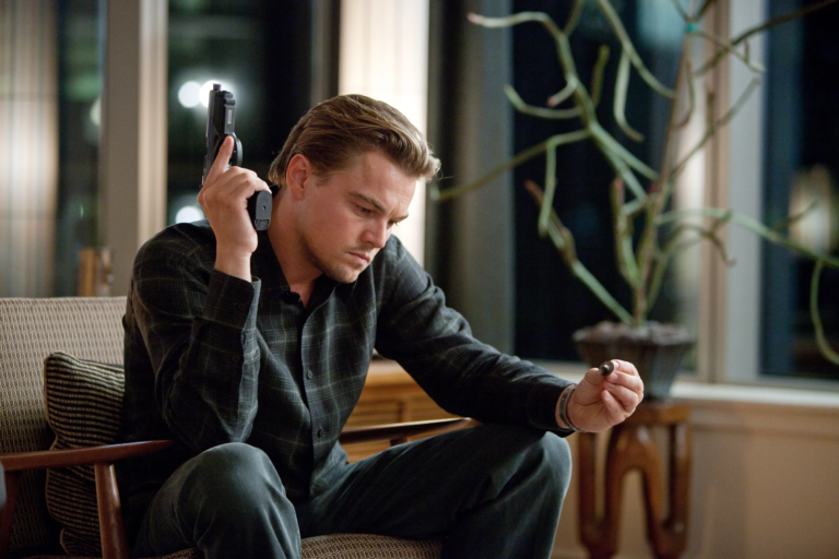 Op-Ed: Figure Eights in the Fourth Dimension with Christopher Nolan