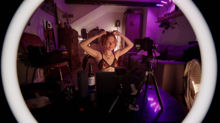 Movie Review (Locarno 2024): ‘REAL’ is a Flimsy, Yet Compelling Look At Hyper Connection