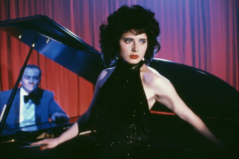 Classic Film Review: ‘Blue Velvet’ at 40, The Darkness Beneath the Beautiful Things